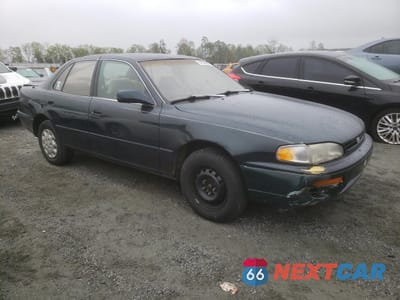 Czwarte zdjęcie samochodu z boku: 1995 TOYOTA CAMRY LE VIN:4T1SK12E8SU523906 - miniatura