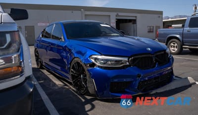 Piąte zdjęcie samochodu w środku: 2019 BMW M5 VIN:WBSJF0C54KB448350 - miniatura