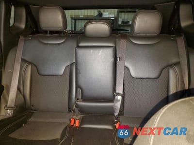 Zdjęcie 10 z 13 samochodu: 2023 JEEP COMPASS LATITUDE VIN:3C4NJDBN9PT545677 - miniatura
