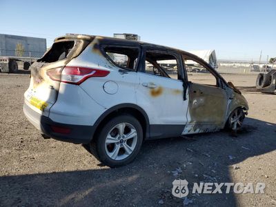 Trzecie zdjęcie samochodu z tyłu: 2016 FORD ESCAPE SE VIN:1FMCU9GX0GUB26124 - miniatura