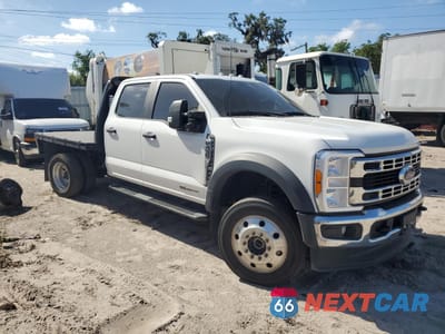 Czwarte zdjęcie samochodu z boku: 2023 FORD F450 SUPER DUTY VIN:1FD0W4HT4PEC92359 - miniatura