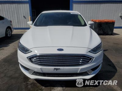 Piąte zdjęcie samochodu w środku: 2018 FORD FUSION SE HYBRID VIN:3FA6P0LUXJR278626 - miniatura