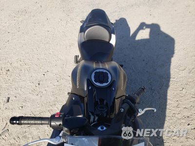 Piąte zdjęcie samochodu w środku: 2023 KAWASAKI EX650 R VIN:ML5EXER17PDA89950 - miniatura