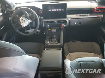 Zdjęcie 8 z 12 samochodu: 2024 TOYOTA TACOMA DOUBLE CAB VIN:3TYKB5FN9RT012164 - miniatura