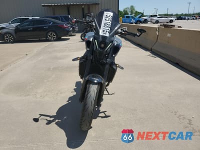 Drugie zdjęcie samochodu z przodu: 2021 YAMAHA MT09 VIN:JYARN71E0MA000782 - miniatura