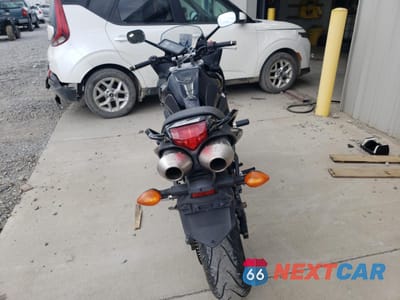 Czwarte zdjęcie samochodu z boku: 2008 YAMAHA FZ6 SHG VIN:JYARJ13E98A003577 - miniatura