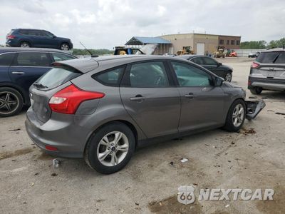 Trzecie zdjęcie samochodu z tyłu: 2014 FORD FOCUS SE VIN:1FADP3K28EL335600 - miniatura