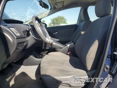 Zdjęcie 7 z 14 samochodu: 2013 TOYOTA PRIUS VIN:JTDKN3DU7D0356069 - miniatura