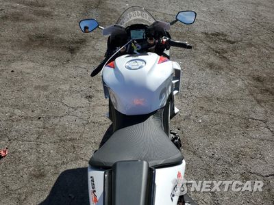 Zdjęcie 6 z 10 samochodu: 2023 APRILIA RSV4 FACTORY VIN:ZD4KYUB02PS000817 - miniatura