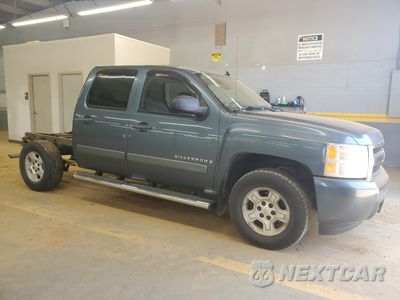 Czwarte zdjęcie samochodu z boku: 2008 CHEVROLET SILVERADO K1500 VIN:2GCEK13M281133041 - miniatura