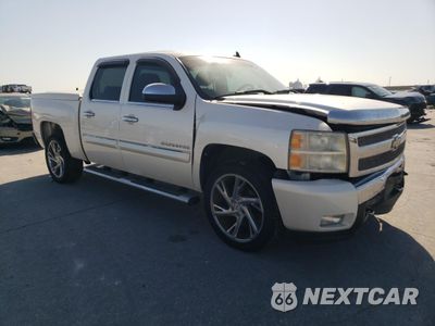 Czwarte zdjęcie samochodu z boku: 2011 CHEVROLET SILVERADO C1500 LT VIN:3GCPCSE02BG332353 - miniatura