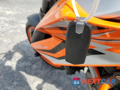 Zdjęcie 8 z 11 samochodu: 2022 KTM 1290 SUPER DUKE R VIN:VBKV39408NM955686 - miniatura