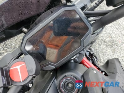 Zdjęcie 7 z 9 samochodu: 2021 KAWASAKI ZR900 F VIN:ML5ZRDF17MDA49809 - miniatura