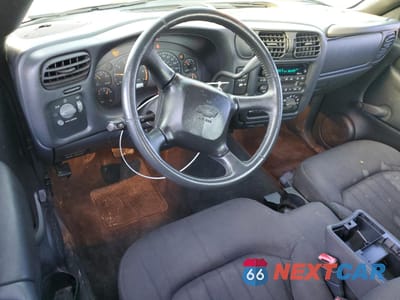 Zdjęcie 8 z 13 samochodu: 2003 CHEVROLET S TRUCK S10 VIN:1GCCS14H838282228 - miniatura