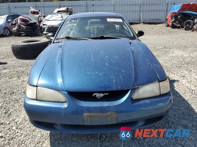 Piąte zdjęcie samochodu w środku: 1998 FORD MUSTANG VIN:1FAFP4040WF195576 - miniatura