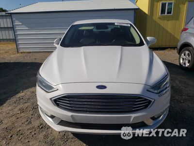 Piąte zdjęcie samochodu w środku: 2017 FORD FUSION SE HYBRID VIN:3FA6P0LU6HR408928 - miniatura