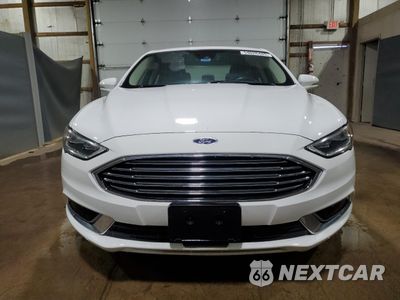 Piąte zdjęcie samochodu w środku: 2018 FORD FUSION SE HYBRID VIN:3FA6P0LU8JR172031 - miniatura
