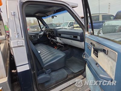 Piąte zdjęcie samochodu w środku: 1988 CHEVROLET R30 VIN:1GB4R34W8JJ108232 - miniatura