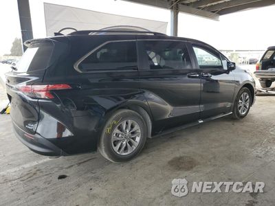 Trzecie zdjęcie samochodu z tyłu: 2021 TOYOTA SIENNA XLE VIN:5TDJRKEC4MS071018 - miniatura