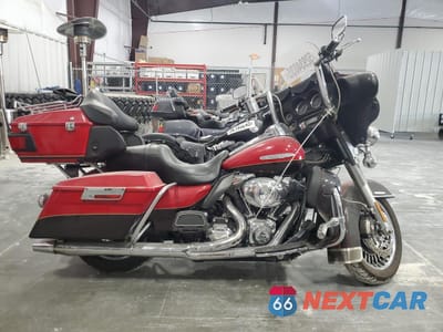 2011 HARLEY-DAVIDSON FLHTK 1HD1KEM14BB660434 - główne zdjęcie licytacji z USA - miniatura