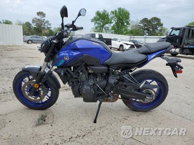 Trzecie zdjęcie samochodu z tyłu: 2022 YAMAHA MT07 VIN:JYARM32E3NA004756 - miniatura