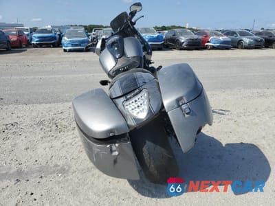 Czwarte zdjęcie samochodu z boku: 2020 SUZUKI VZR1800 VIN:JS1VY53A7L7100344 - miniatura