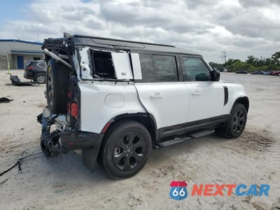 Trzecie zdjęcie samochodu z tyłu: 2022 LAND ROVER DEFENDER 110 X-DYNAMIC HSE VIN:SALE37RU8N2099697 - miniatura