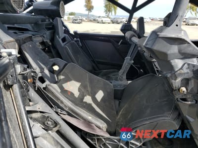 Zdjęcie 6 z 11 samochodu: 2017 CAN-AM MAVERICK X3 MAX X RS TURBO R VIN:3JBVNAW2XHK000617 - miniatura