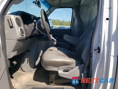 Zdjęcie 7 z 14 samochodu: 2017 FORD ECONOLINE E350 SUPER DUTY CUTAWAY VAN VIN:1FDWE3F69HDC54864 - miniatura