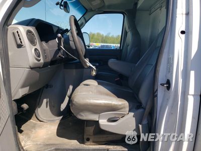 Zdjęcie 7 z 14 samochodu: 2017 FORD ECONOLINE E350 SUPER DUTY CUTAWAY VAN VIN:1FDWE3F69HDC54864 - miniatura