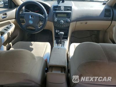 Zdjęcie 8 z 14 samochodu: 2004 HONDA ACCORD LX VIN:3HGCM56374G706627 - miniatura