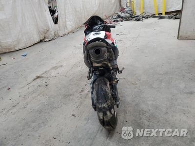 Czwarte zdjęcie samochodu z boku: 2007 HONDA CBR600 RR VIN:JH2PC40037M006107 - miniatura