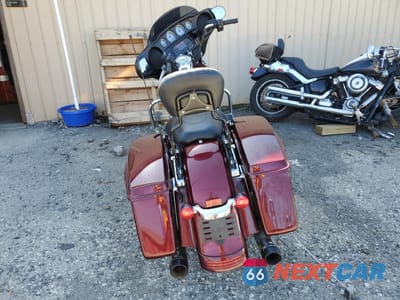 Czwarte zdjęcie samochodu z boku: 2015 HARLEY-DAVIDSON FLHX STREET GLIDE VIN:1HD1KBM15FB656977 - miniatura