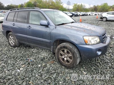Czwarte zdjęcie samochodu z boku: 2004 TOYOTA HIGHLANDER VIN:JTEEP21A040012221 - miniatura