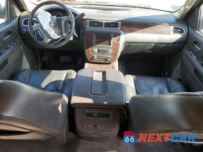 Zdjęcie 8 z 13 samochodu: 2010 GMC YUKON XL DENALI VIN:1GKUKMEF1AR279363 - miniatura