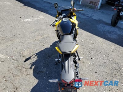 Zdjęcie 6 z 10 samochodu: 2025 SUZUKI GSX800 F VIN:JS1EM13B4S7100314 - miniatura