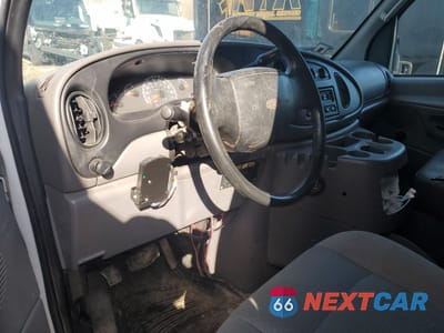 Zdjęcie 8 z 12 samochodu: 2001 FORD ECONOLINE E350 SUPER DUTY VAN VIN:1FTSE34L91HA90400 - miniatura