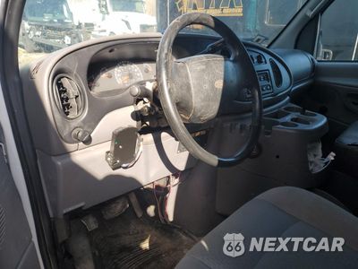 Zdjęcie 8 z 12 samochodu: 2001 FORD ECONOLINE E350 SUPER DUTY VAN VIN:1FTSE34L91HA90400 - miniatura