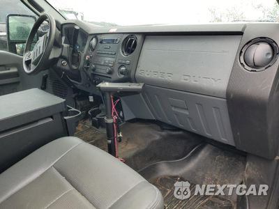 Zdjęcie 8 z 12 samochodu: 2013 FORD F450 SUPER DUTY VIN:1FDUF4GY1DEB64414 - miniatura
