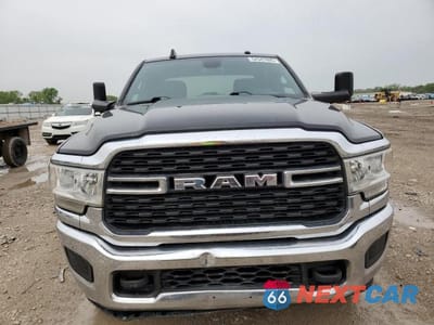 Piąte zdjęcie samochodu w środku: 2022 RAM 2500 BIG HORN/LONE STAR VIN:3C6UR5DLXNG232656 - miniatura