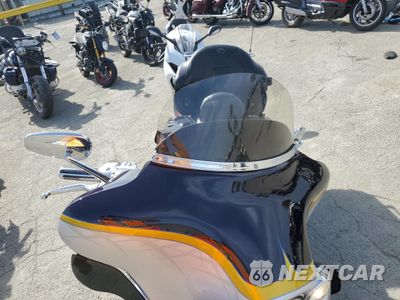 Piąte zdjęcie samochodu w środku: 2012 HARLEY-DAVIDSON FLHTCUSE7 CVO ULTRA CLASSIC ELECTRA GLIDE VIN:1HD1PR833CB957197 - miniatura