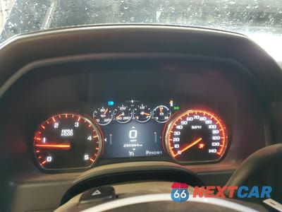Zdjęcie 9 z 12 samochodu: 2015 GMC SIERRA K3500 DENALI VIN:1GT424E83FF655292 - miniatura