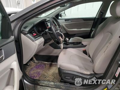 Zdjęcie 7 z 12 samochodu: 2018 HYUNDAI SONATA SPORT VIN:5NPE34AF2JH624975 - miniatura