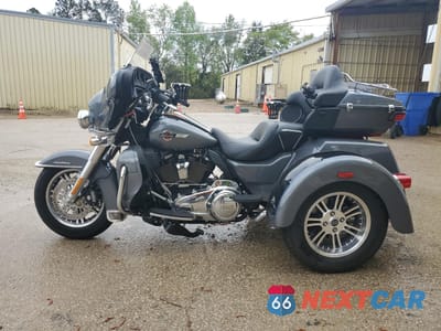 Trzecie zdjęcie samochodu z tyłu: 2022 HARLEY-DAVIDSON FLHTCUTG VIN:1HD1MAF17NB853875 - miniatura