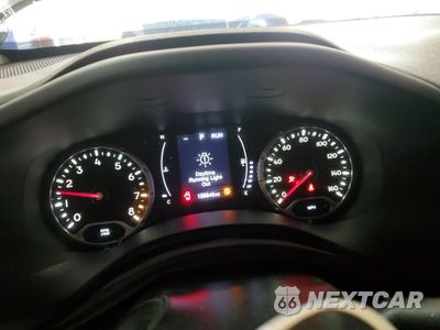 Zdjęcie 9 z 13 samochodu: 2017 JEEP RENEGADE SPORT VIN:ZACCJBAB8HPF98995 - miniatura