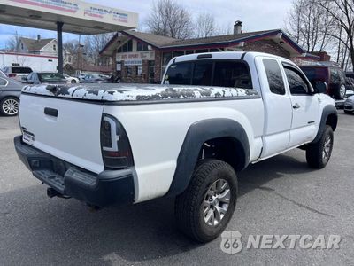 Czwarte zdjęcie samochodu z boku: 2015 TOYOTA TACOMA ACC VIN:5TFUX4EN1FX033789 - miniatura