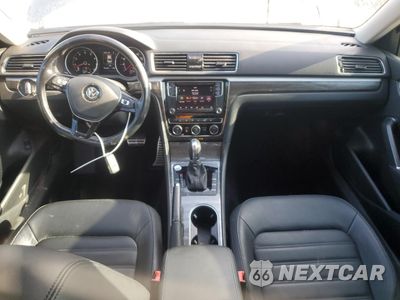 Zdjęcie 8 z 14 samochodu: 2018 VOLKSWAGEN PASSAT SEL PREMIUM VIN:1VWCA7A35JC012301 - miniatura