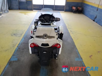Zdjęcie 6 z 9 samochodu: 2014 CAN-AM SPYDER ROADSTER RT VIN:2BXNBDD12EV008700 - miniatura