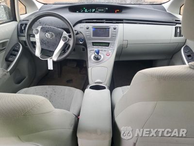 Zdjęcie 8 z 12 samochodu: 2013 TOYOTA PRIUS VIN:JTDKN3DU3D0339981 - miniatura