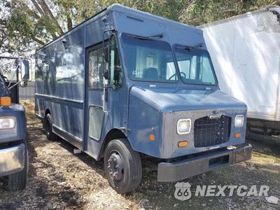 Czwarte zdjęcie samochodu z boku: 2020 FREIGHTLINER CHASSIS M LINE WALK-IN VAN VIN:4UZAC2EA2LCLZ6200 - miniatura